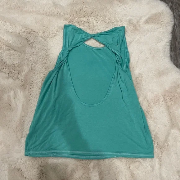 Workout Tank - Picture 2 of 3